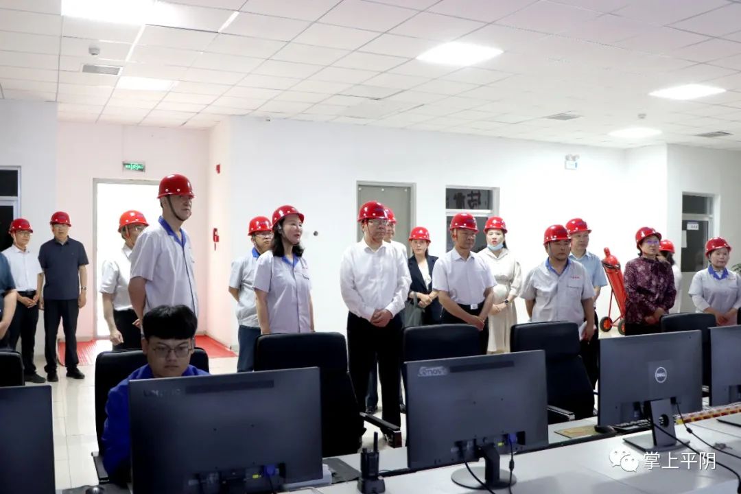 市領(lǐng)導(dǎo)帶隊到我公司開展安全生產(chǎn)執(zhí)法檢查